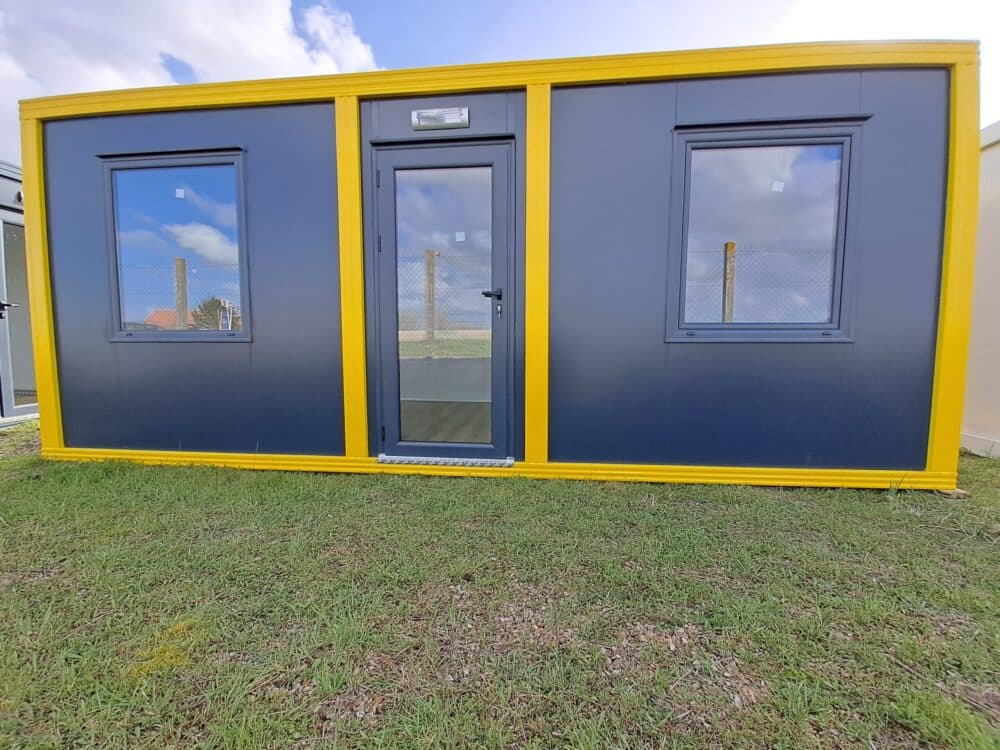 Caseta de ventas montada de 6m x 2,40m