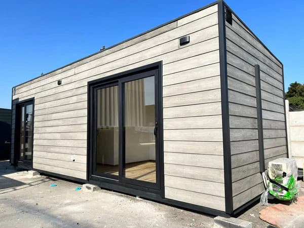Cabaña Modular 8x30 m en Contenedor Marítimo